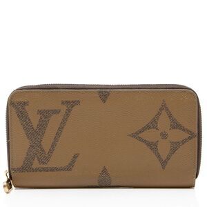 Louis Vuitton Giant Reverse Monogram Zippy Wallet